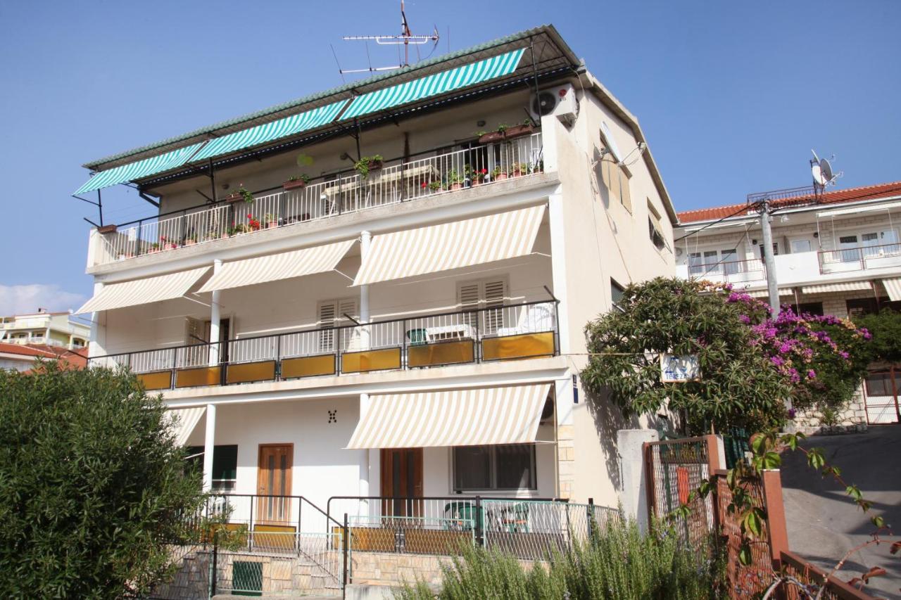 Apartments By The Sea Trogir - 15011 Exterior foto